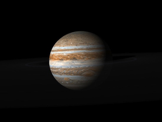 Швидке обертання Юпітера відбувається через магнітного поля, а також радіації навколо планети
