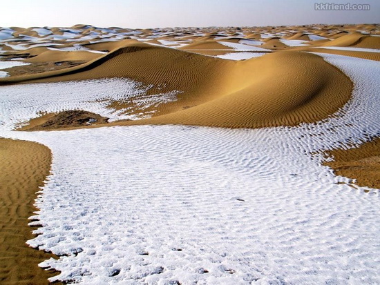 Пустеля, покрита снігом - Такла-Макан, Китай