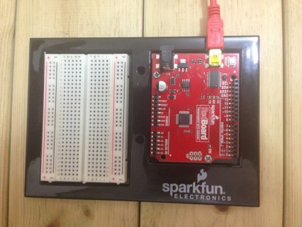 Потім підключіть Uno до комп'ютера за допомогою кабелю USB, як показано нижче: