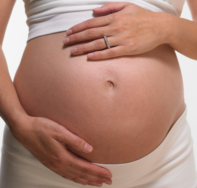 При погіршенні показників на тлі лікування, появі ознак декомпенсації плацентарної недостатності, що визначаються різким погіршенням стану плода та можливістю його загибелі, показано екстрене розродження шляхом операції кесаревого розтину незалежно від терміну вагітності