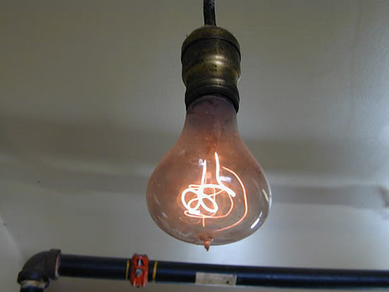Жителі американського міста Лівермор готуються відсвяткувати ювілей найдавнішої в світі електричної лампочки