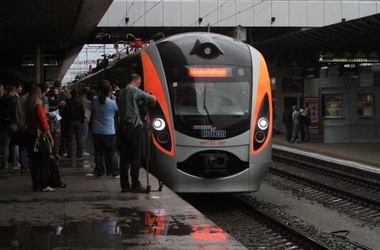 11 березня 2013, 20:44 Переглядів:   В українських потягах duty free поки не буде