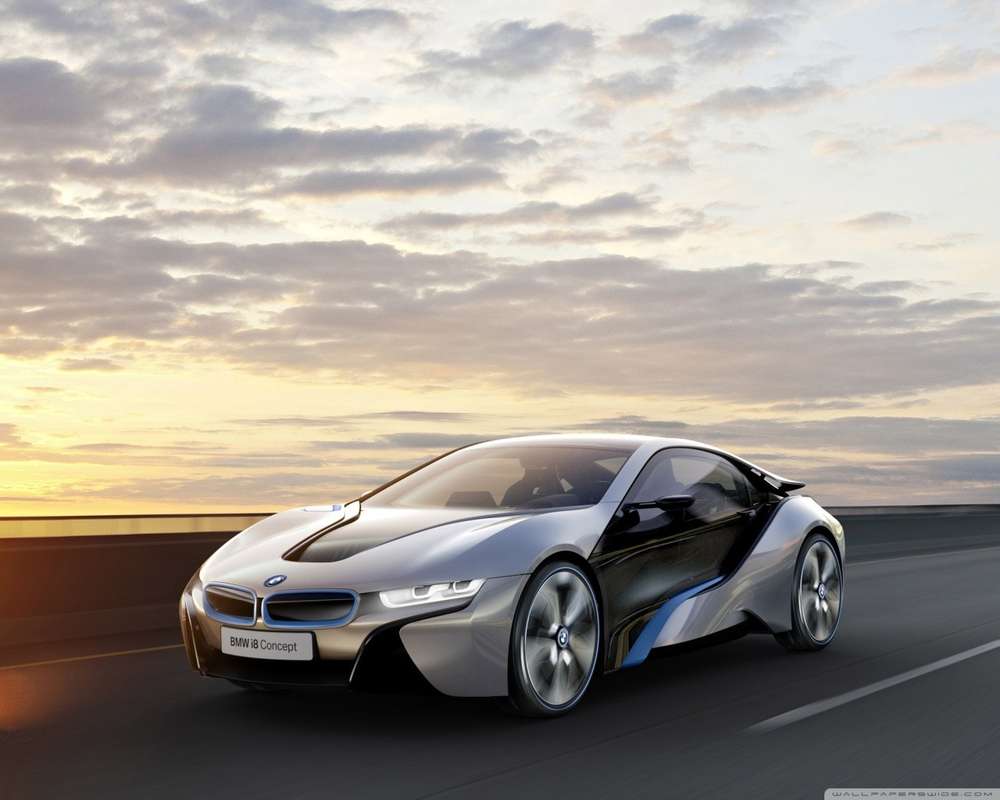 Компанія BMW оприлюднила основні дані про свій новий гібридному спорткарі i8, який дебютує у вересні на Франкфуртському мотор-шоу