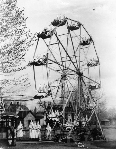 Ку-клукс-клан відпочиває в парку розваг (1928)