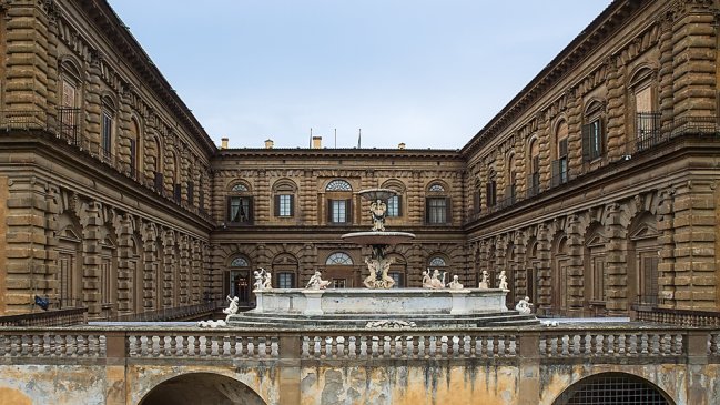Найбільший палац Флоренції відомий багатством колекцій, які не поступаються галереї Уффіці