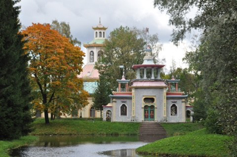 Карамзін, в 1822-1825 роках працював тут над своїм багатотомні працею - «Історією держави Російської»